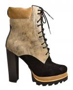 Botas de Lola by Melissa del Solar